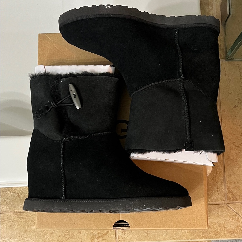 UGG Women's Black Winter Boots